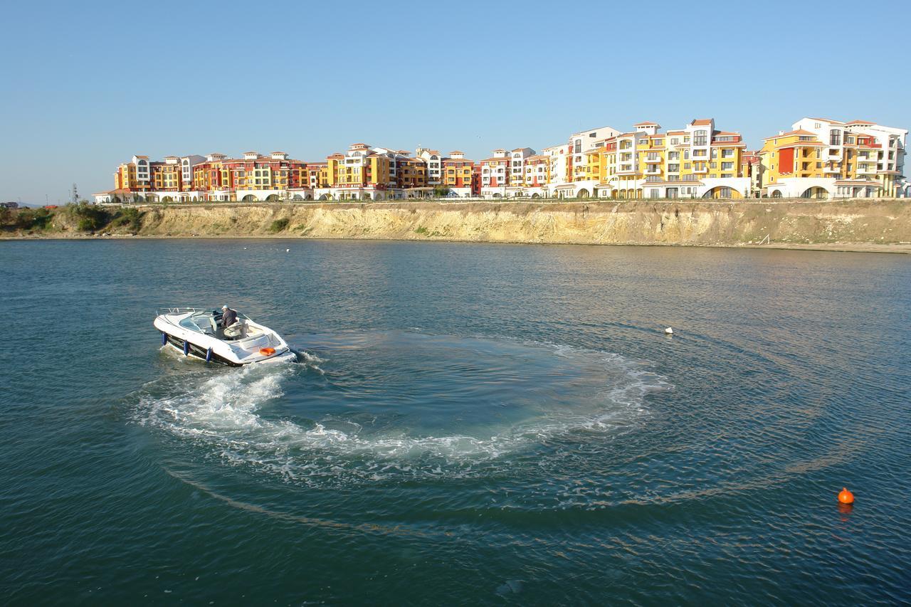 Aparthotel Marina Cape Vacation Complex à Ravda Extérieur photo